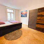 Beautiful, Bright, Large Apartment With Balcony Smarttv