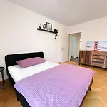 Beautiful, Bright, Large Apartment With Balcony Smarttv
