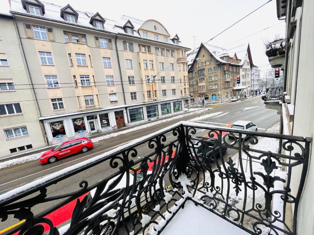Beautiful, Bright, Large With Balcony Smarttv *